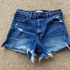Abercrombie Mom Jean Shorts 4’ Inseam